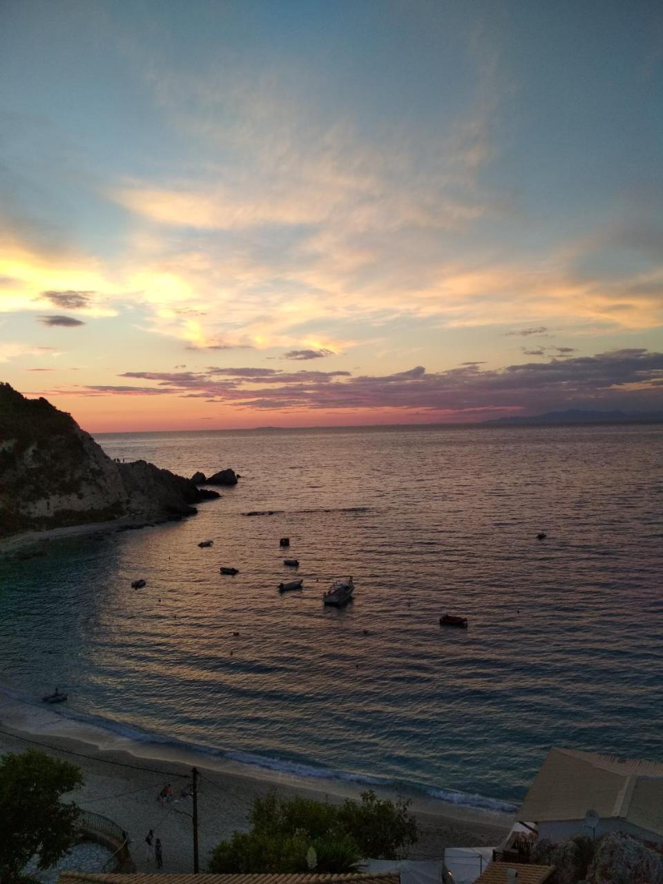 Ostria Hotel Áyios Nikítas Buitenkant foto