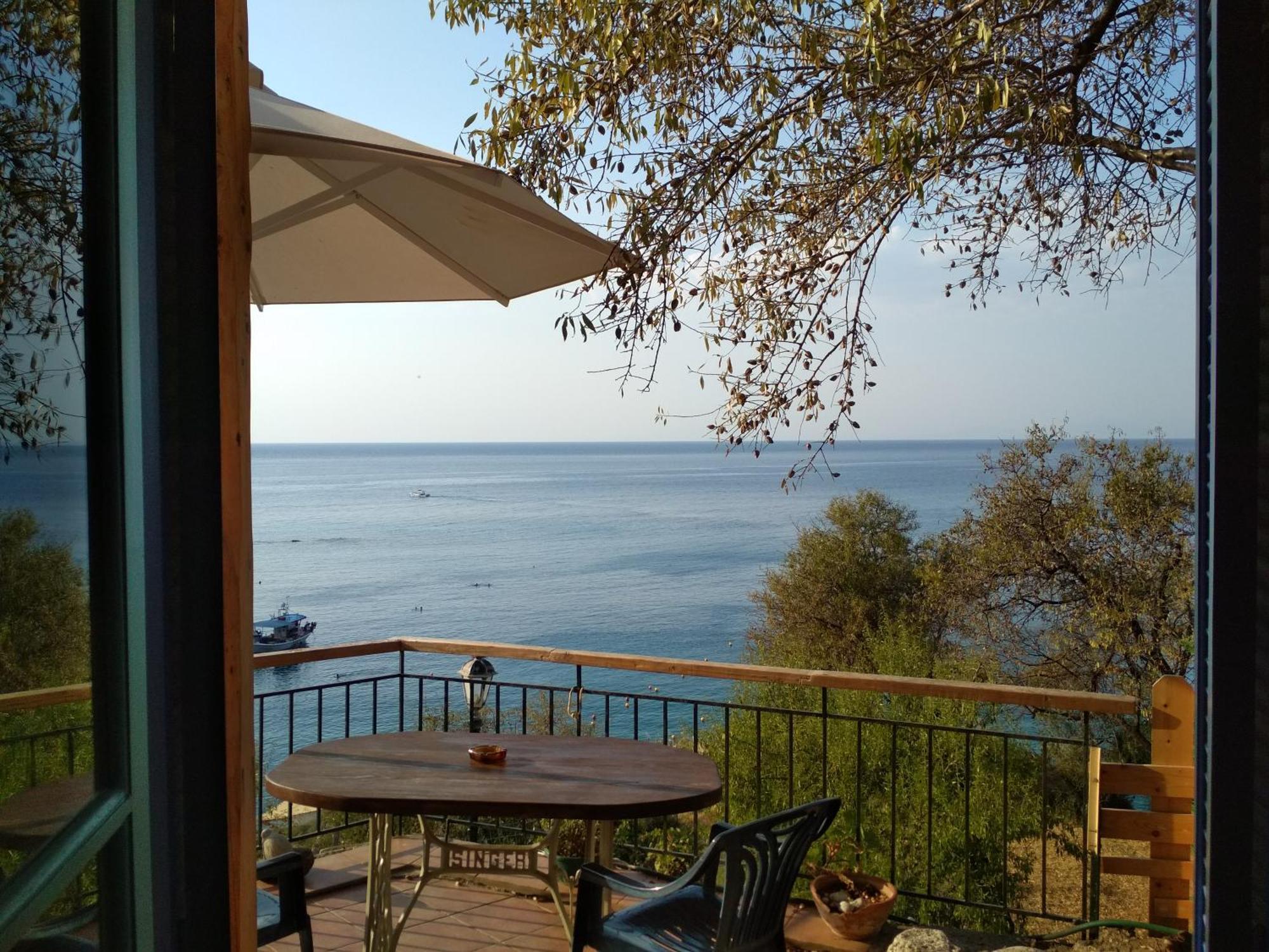 Ostria Hotel Áyios Nikítas Buitenkant foto