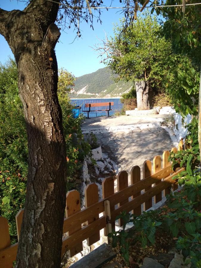 Ostria Hotel Áyios Nikítas Buitenkant foto