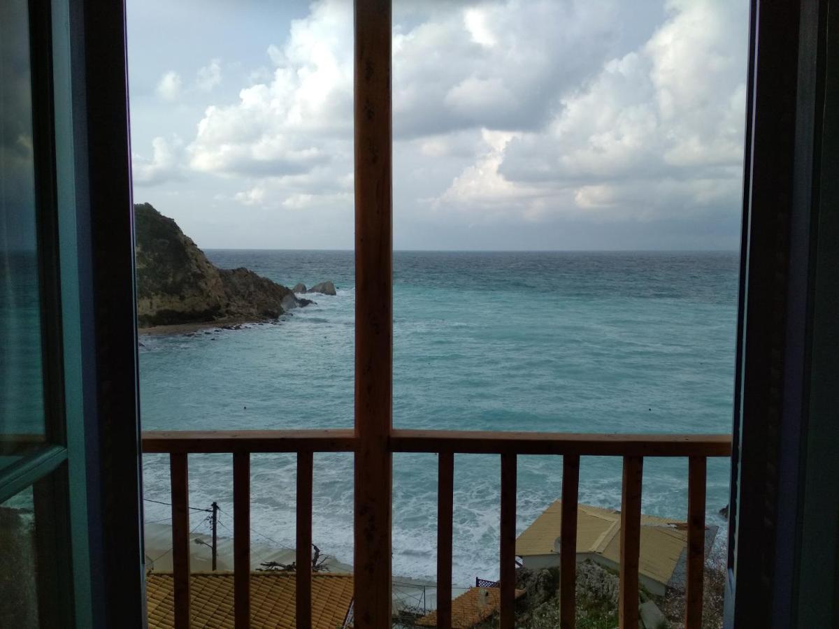 Ostria Hotel Áyios Nikítas Buitenkant foto