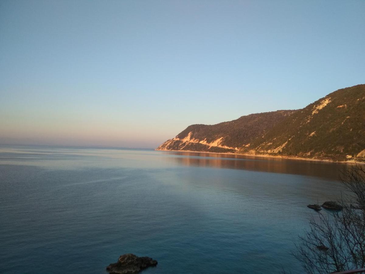 Ostria Hotel Áyios Nikítas Buitenkant foto